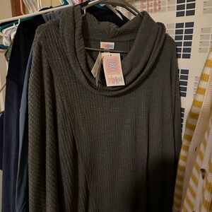 Lularoe Kristen top size large